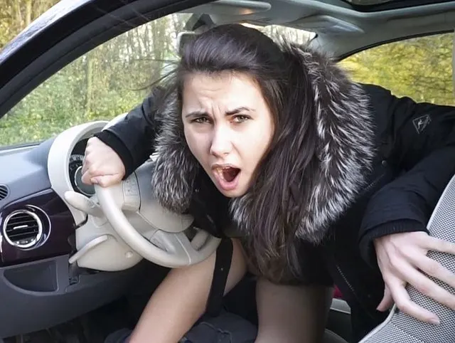 Vorschau aus Auto: KRASS – vom AD*C was erwischt und den Leihwagen der Freundin zugesaut!