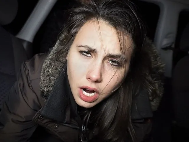 Vorschau aus Auto: ÜBERRASCHT! Fremder fickt mich im Auto | Publik | Outdoor | Besamung